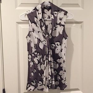 Nine West sleeveless blous, Size XS